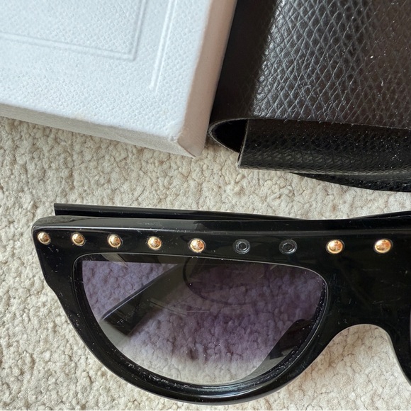 Celine CL40011S 40011 01B Sunglasses Authentic 58 mm Studded Black Gradient Nice - Picture 3 of 16